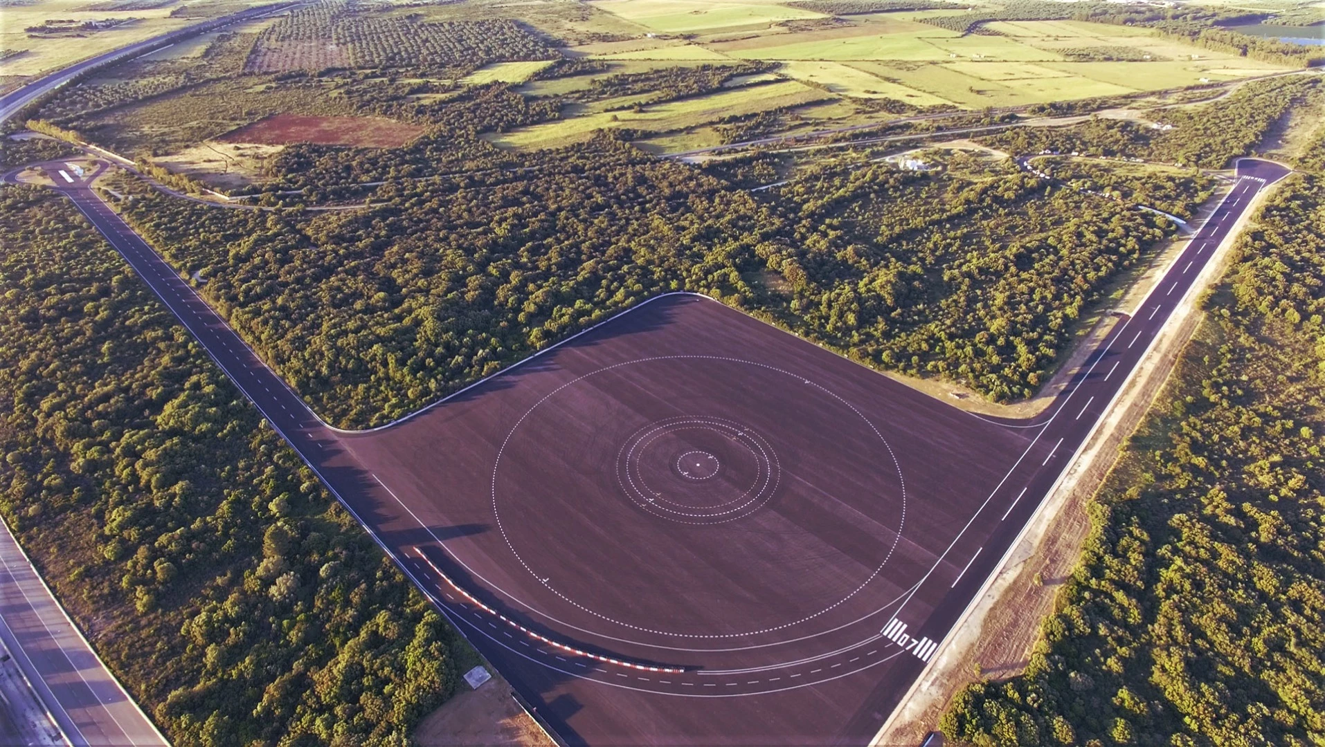 The Nardò Technical Center is vast and covers more than 700 hectares, with more then 20 different test tracks inside the perfectly circular 12.6 km (7.8 mile) circular test track