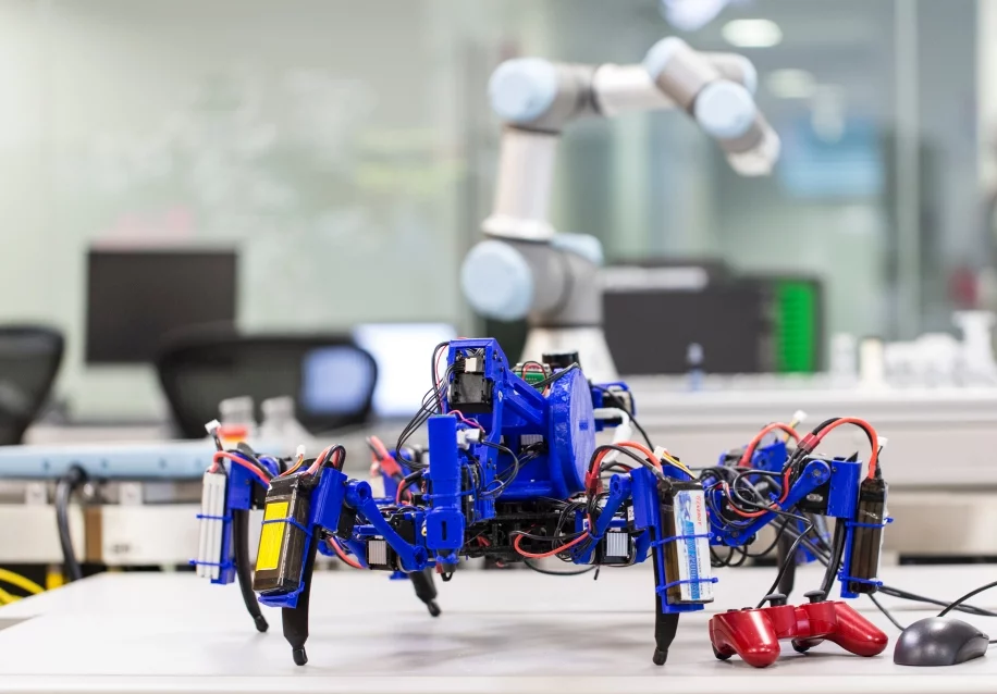 The spider-like prototype robots have been named SiSpis, which simply stands for Siemens Spiders