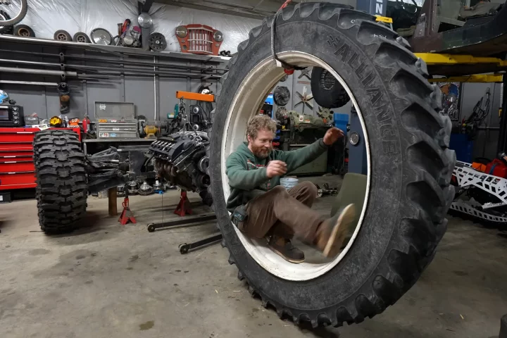 Grind Hard giving us a peek at what the trike is going to look like