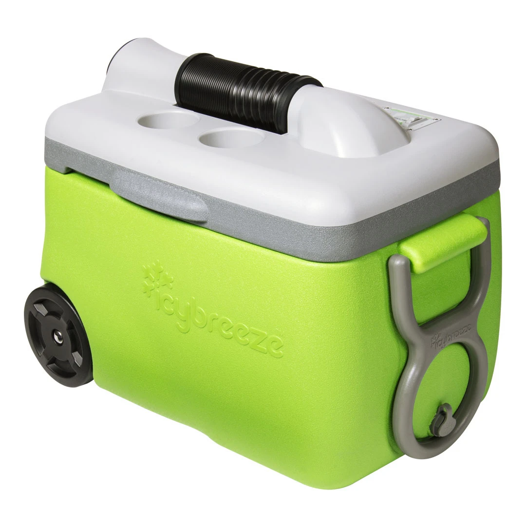 IcyBreeze sports two wheels and a handle for easier transport