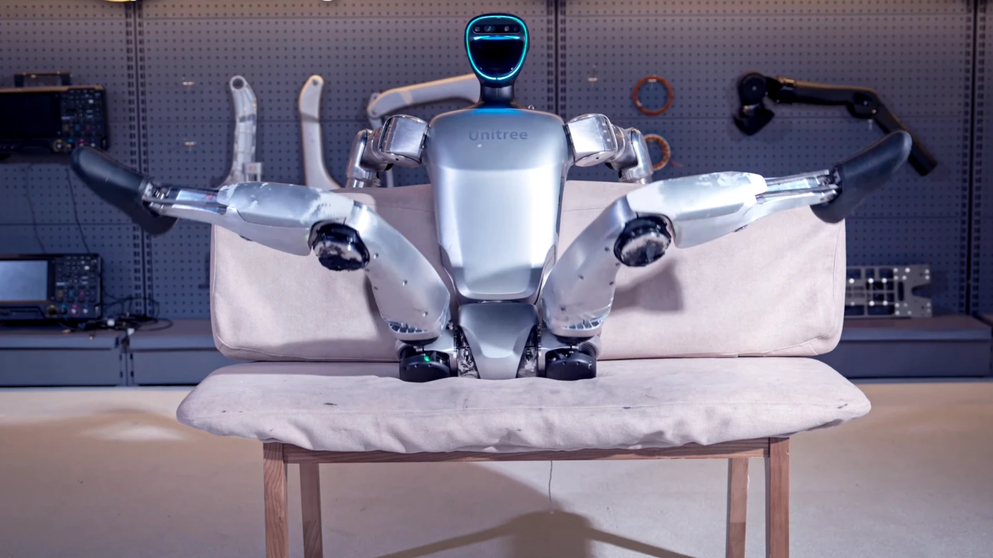 G1 strikes an immodest pose, demonstrating its otherworldly 360-degree joints