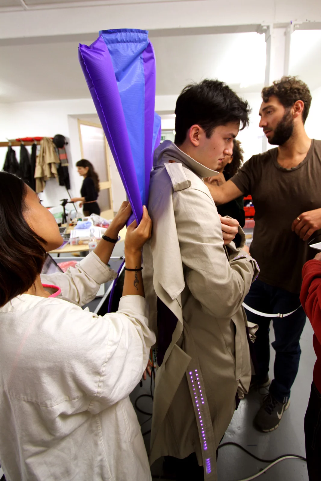 The inflatable sunburst collar also holds a confetti canon that shoots confetti when triggered by the microprocessor (Photo: Hirsch & Mann)
