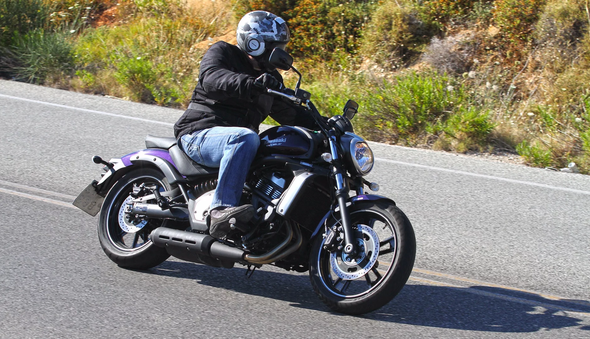 Going up against the likes of Harley-Davidson Street 500/750 and Honda Rebel, the Kawasaki Vulcan S has a tough task at hand
