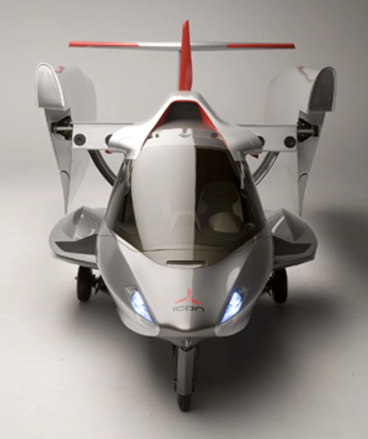 The ICON A5 front view with wings folded
