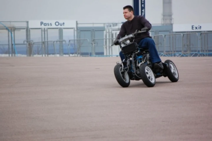 The 4MC four-wheeled motorcycle