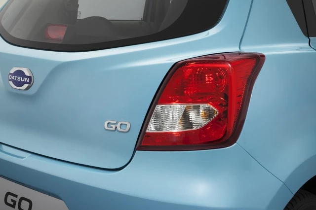 A closer view of the GO's rear end