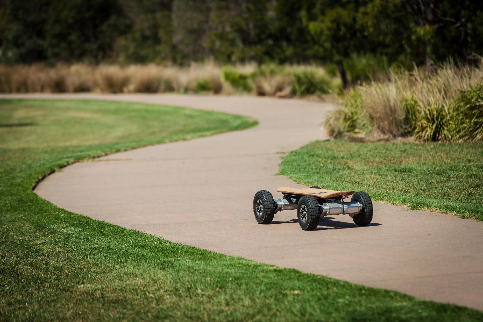 The four-wheel-drive Dominator 3200 Pro is the most powerful skateboard the Australian company has ever produced (Photo: Loz Blain/Gizmag.com)