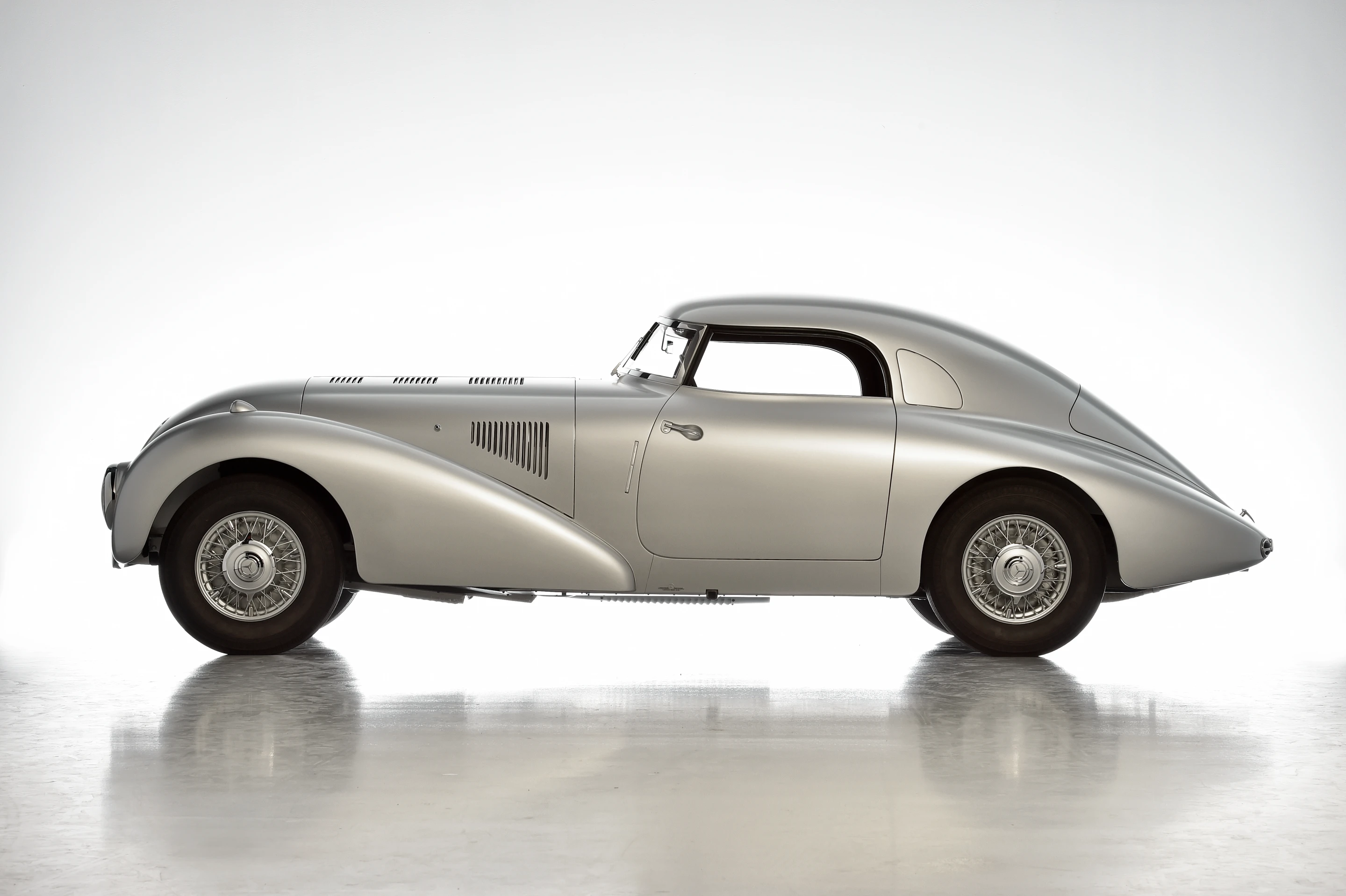 540 K Streamliner showing its lines