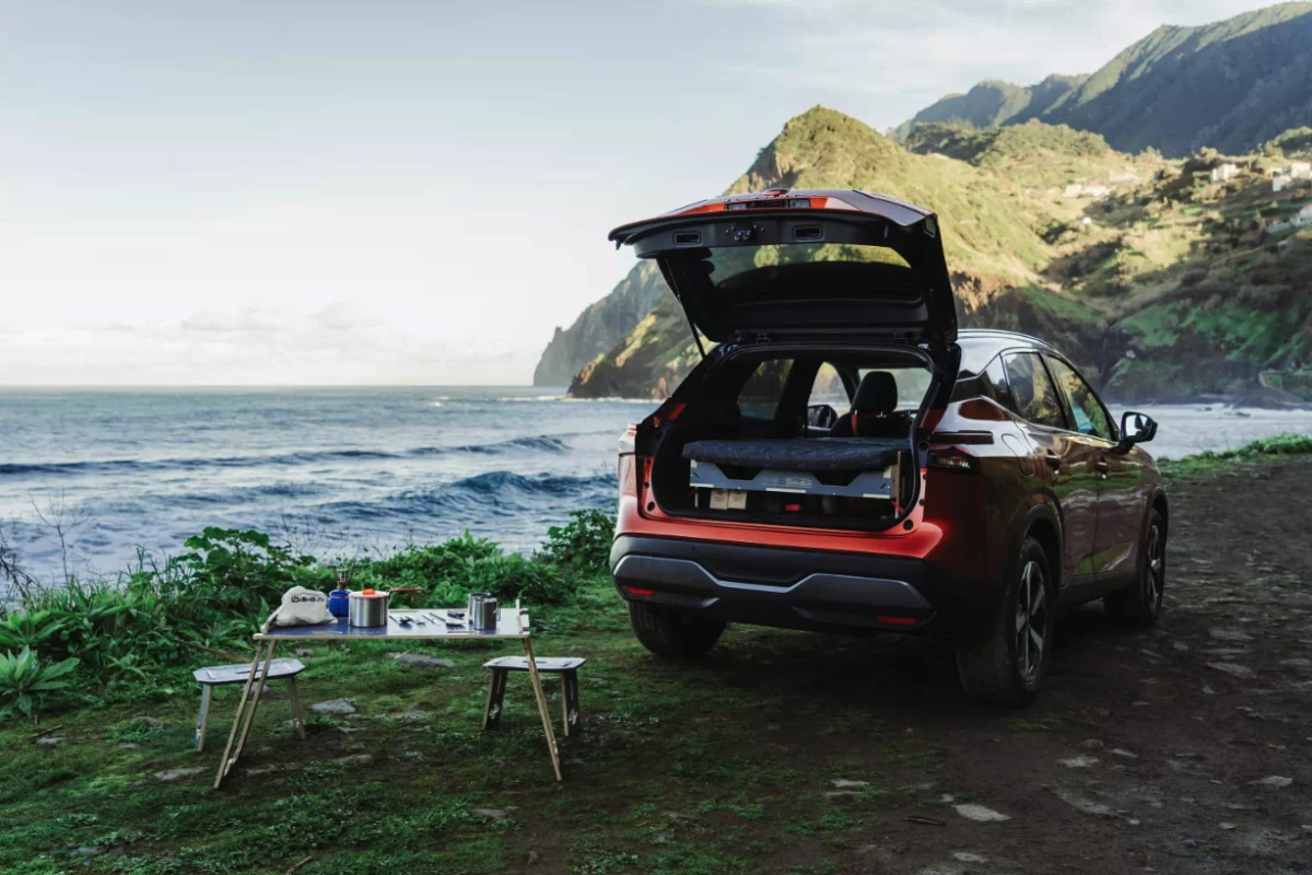 The MiniB kit can travel with you around the country, continent or world, bringing along an indoor/outdoor camper kit that works with a variety of vehicles
