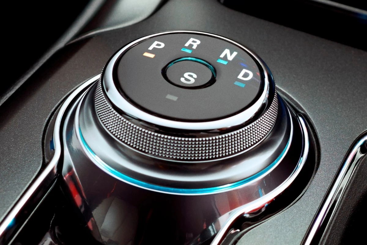 Return to Park debuts as a standard feature in the 2017 Ford Fusion and has been made possible by the inclusion of a rotary shift dial in the vehicle