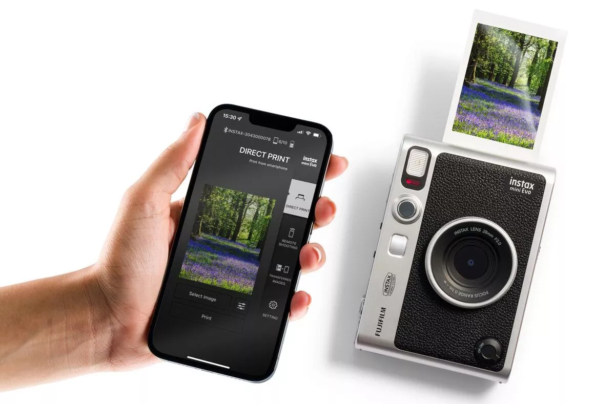 A new mobile app allows users to send photos from the gallery to the camera for printing on instant film