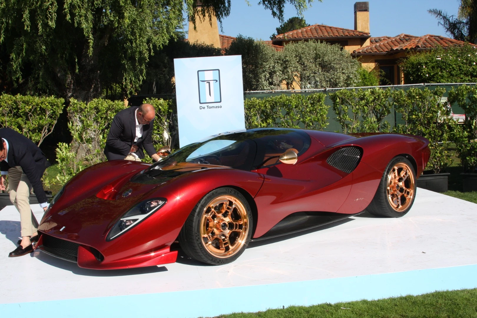 De Tomaso announced it was back in business when it stunned everyone at the Goodwood Festival of Speed this year by revealing its retro-sensual new P72 supercar. De Tomaso is planning to build just 72 P72s, and the cars will be built to meet LMP2 racing specifications at a price "around €750,000," (US$845,000)