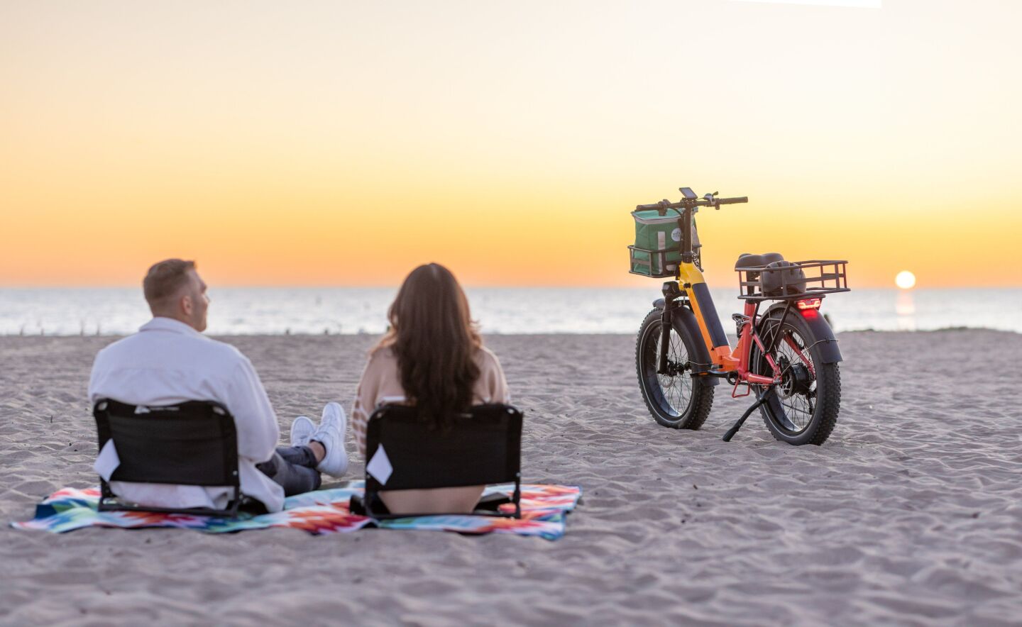 The rear-hub motor helps take the hard work out of pedaling over challenging terrain, plus throttle only is available too