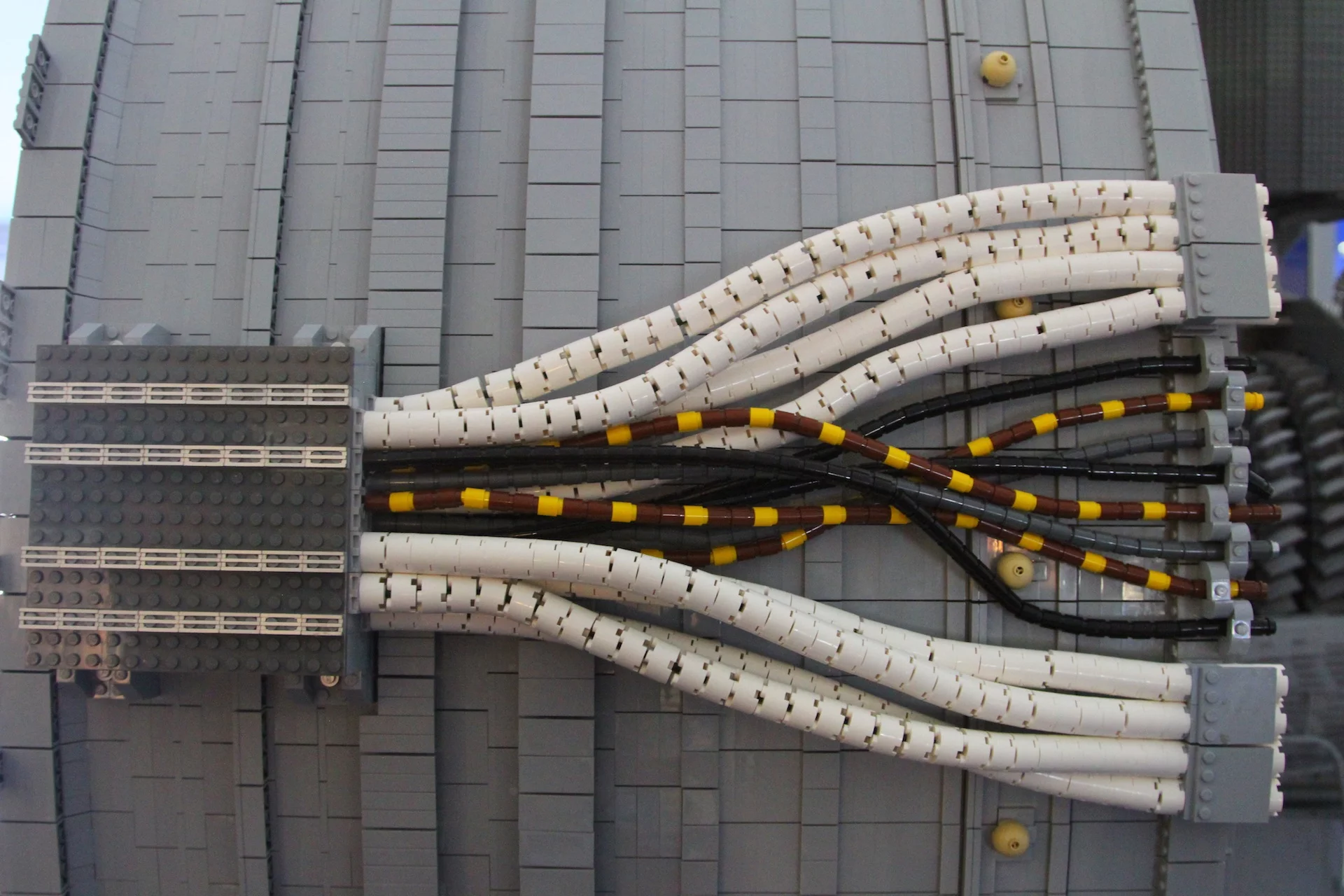 Rolls-Royce's LEGO jet engine is made from 152,455 standard LEGO bricks and parts (Photo: Gizmag)