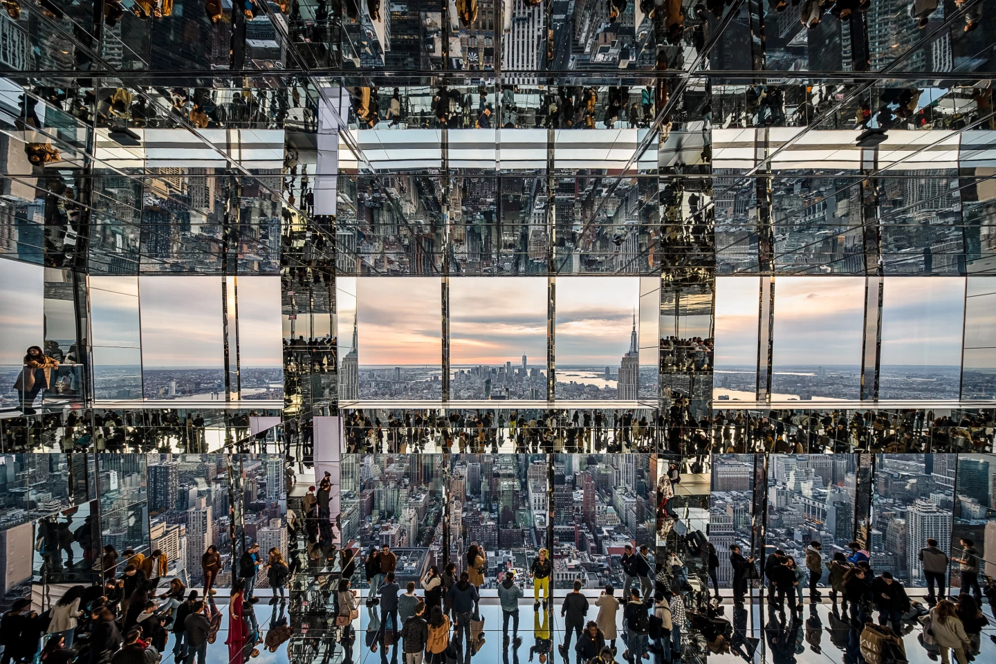Mirror Dimension in New York, USA was taken by Xi Chen. The photo is an entrant in the WAF 2022 Architectural Photography Awards Buildings in Use category