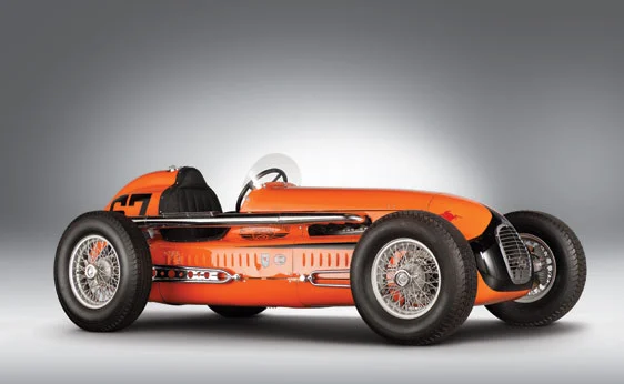 1949 Snowberger-Offy Indy 500 Roadster.Genuine Meyer-Drake Offenhauser DOHC inline four-cylinder engine, Hilborn fuel-injection, two-speed manual transmission, solid front axle with transverse leaf spring, live rear axle with torsion bar suspension, and four-wheel hydraulic disc brakes. Driven by George Lynch during two Indianapolis "500" qualifying attempts. Classic American racer expected to bring US$175-250,000