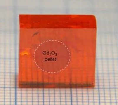 A block of perovskite containing gadolinium (highlighted), which acts like a detector for neutrons, which can indicate radioactivity