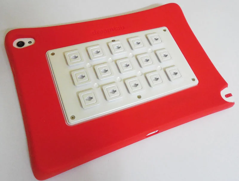 Kids can personalize the grid on tablet's back with special accessories called Kinabi letters (Photo: Lakshmi Sandhana/Gizmag)