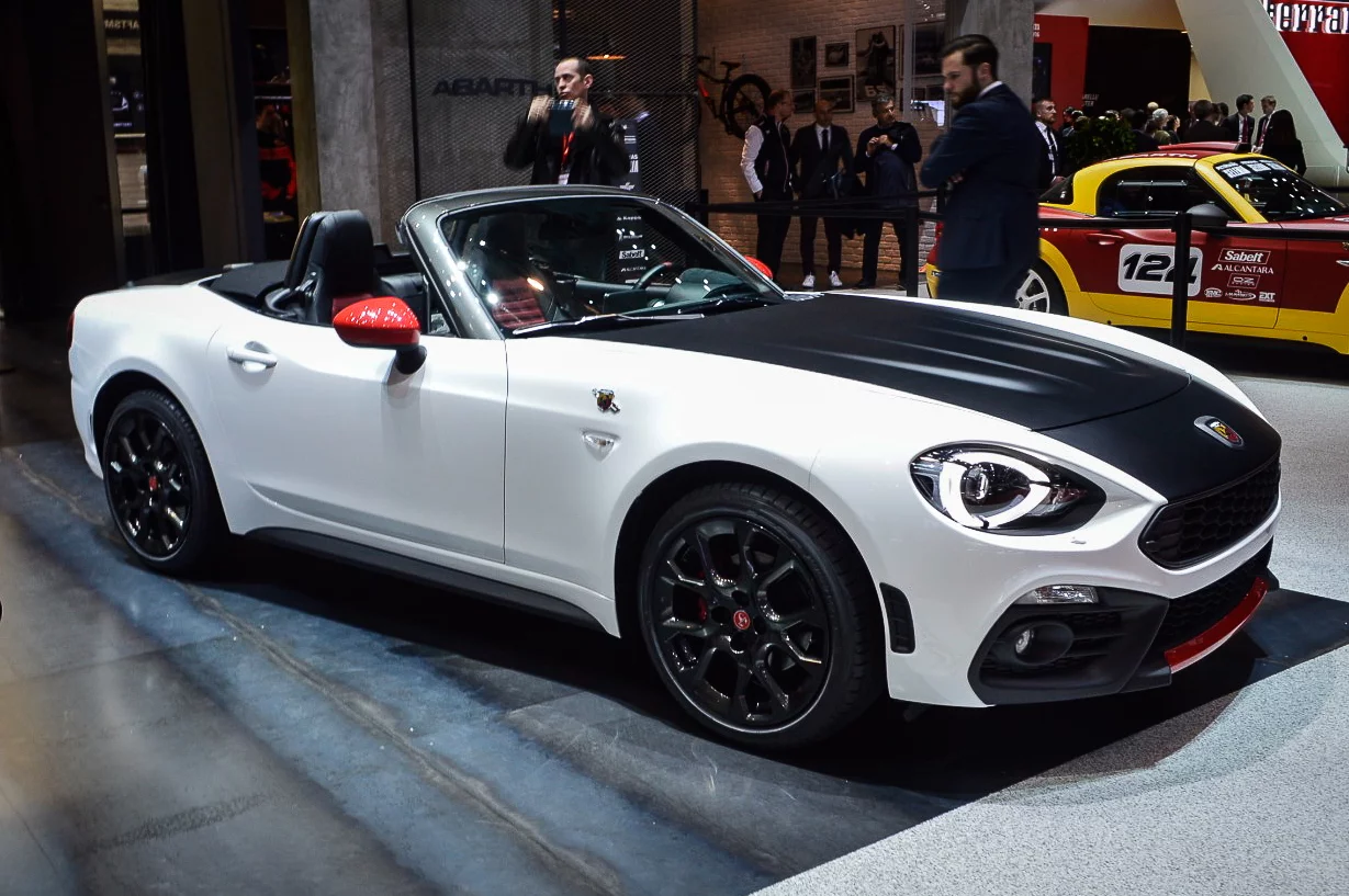 Starting in the €40,000 (US$43,428) area, the Abarth 124 Spider boosts power output to 170 hp (127 kW) and 184 lb-ft (250 Nm). Estimated 0-62 mph (0-100 km/h) speed is 5.8 seconds