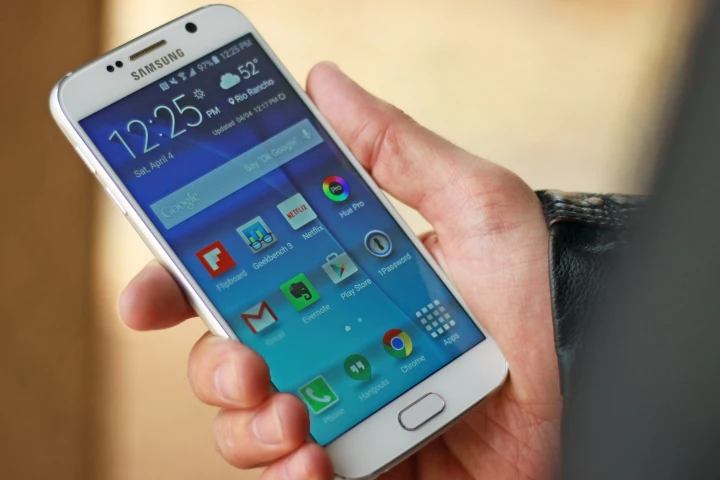 Gizmag reviews the best smartphone we've used (for now), the Samsung Galaxy S6 (Photo: Will Shanklin/Gizmag.com)