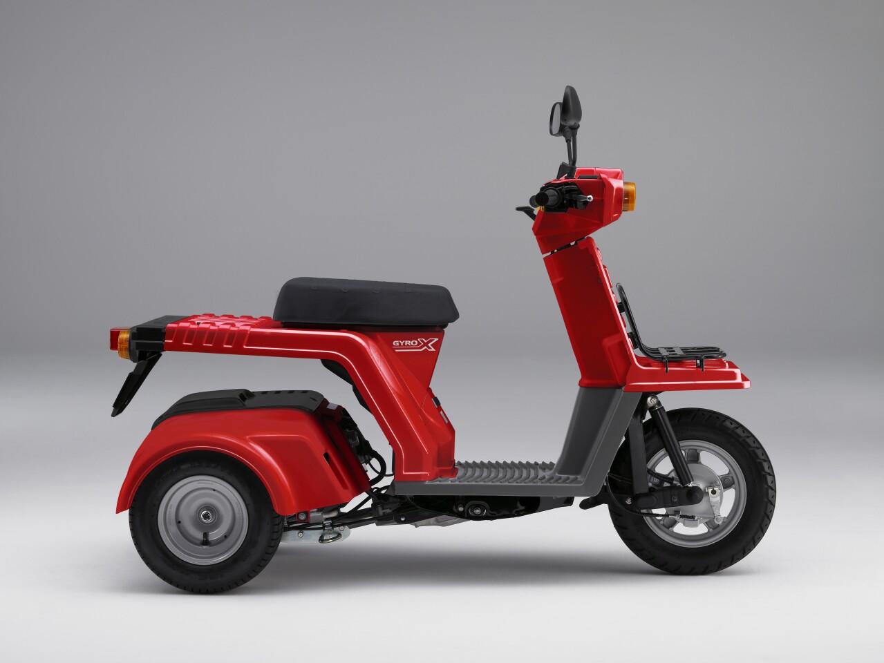 Honda’s 50cc threewheeled Gyro cargo scooter