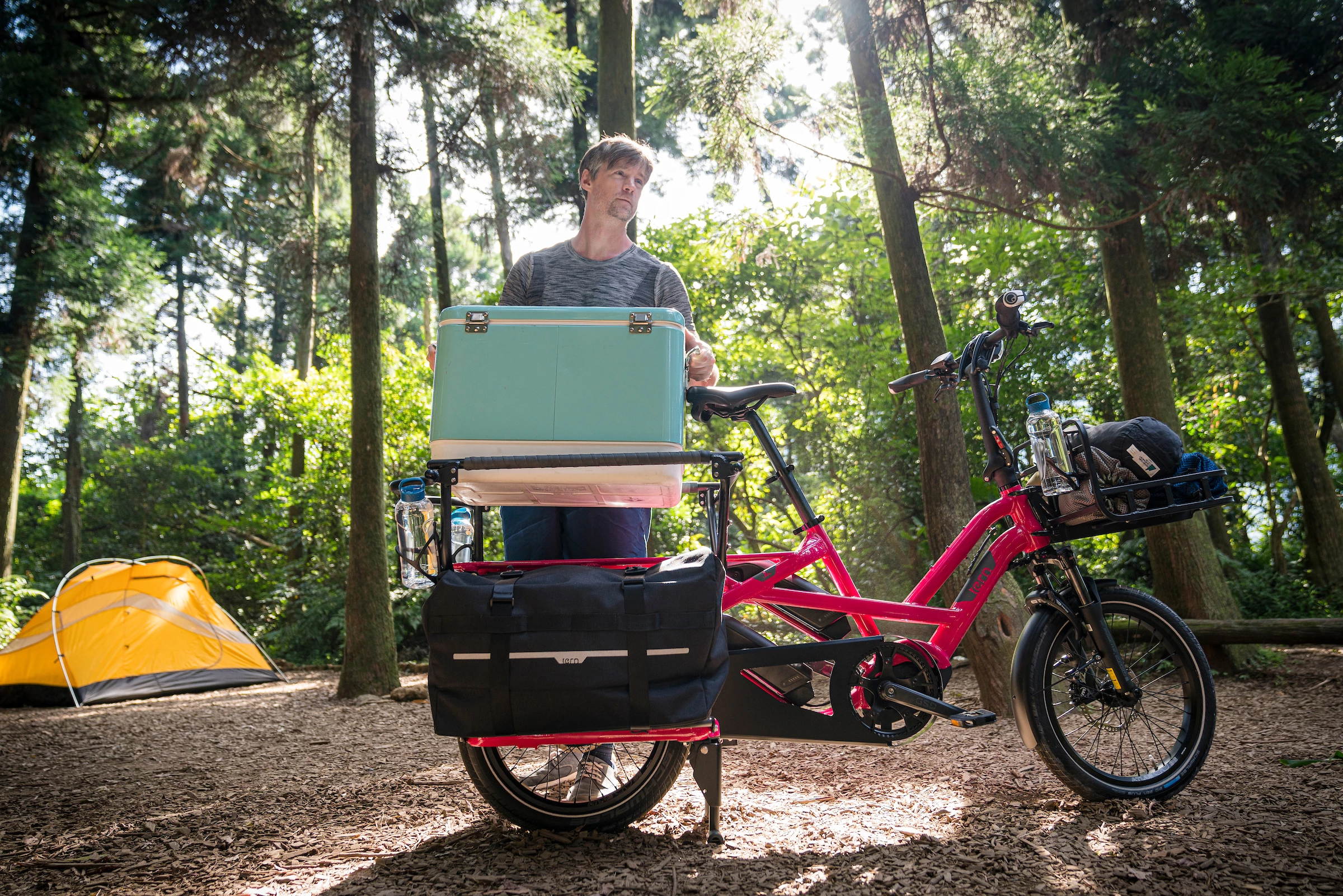 The GSD of 2020 has a carrying capacity of 440 lb (200 kg)