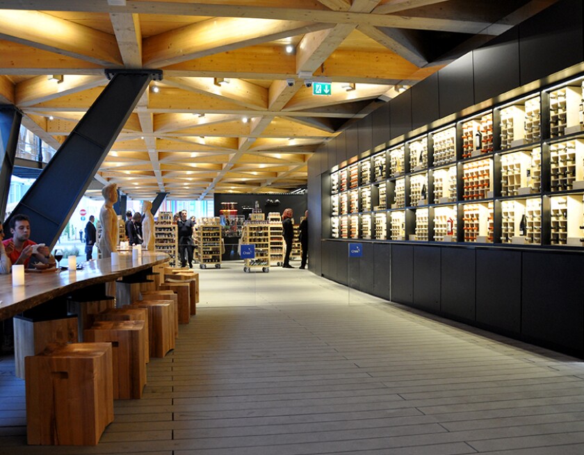 Once visitors have made their way through the exhibitions spaces, they finish their journey at the “El Amor de Chile” restaurant