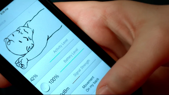 The smartphone app then displays information in real-time, such as whether your baby is sleeping on its stomach or back, whether there is tossing and turning or if it is about to wake up