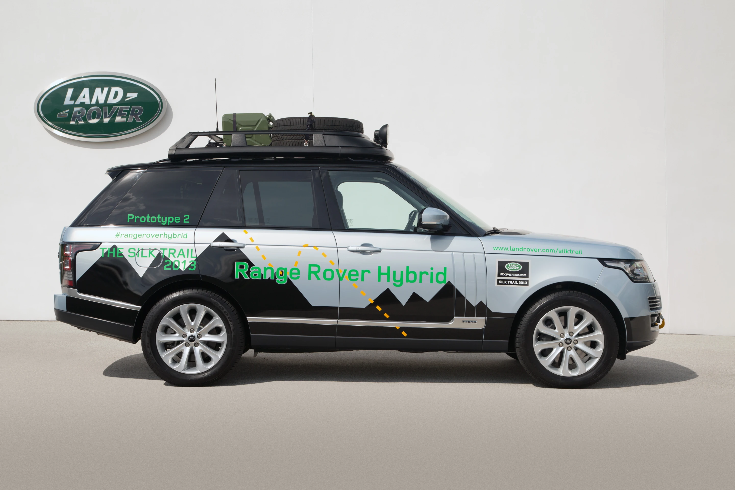 Range Rover says the new hybrids will deliver up to around 44 mpg combined