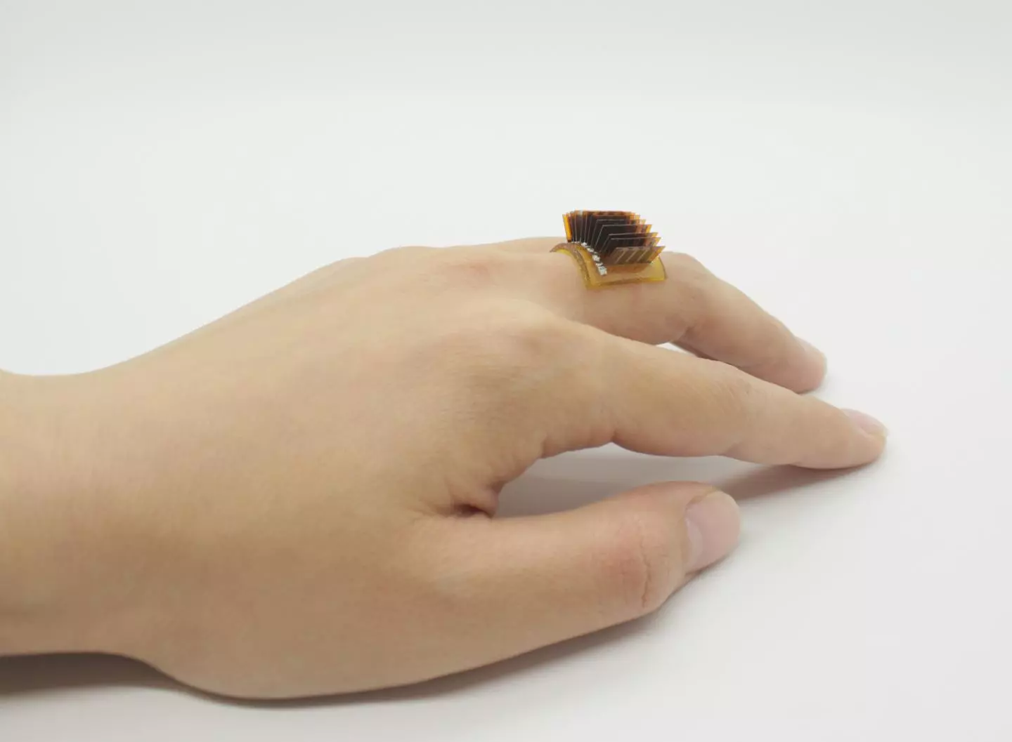 Scientists at the University of Colorado have developed a thermoelectric device that can be worn as a ring, and harvest energy from the human body