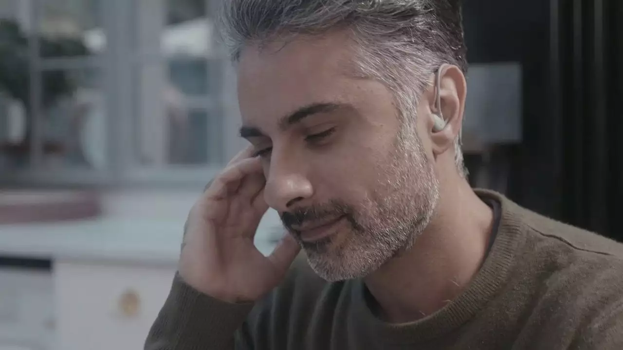 The Nightbuds do have built-in mics for making phonecalls, but they're not great