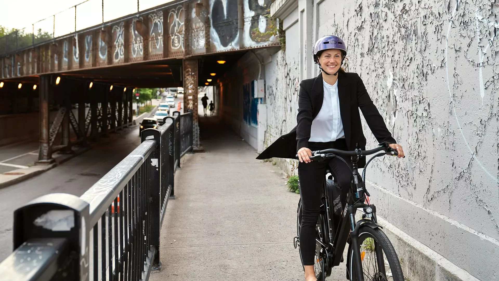 Nine levels of pedal assist plus a thumb throttle and an 8-speed gearset make for flexible ride options