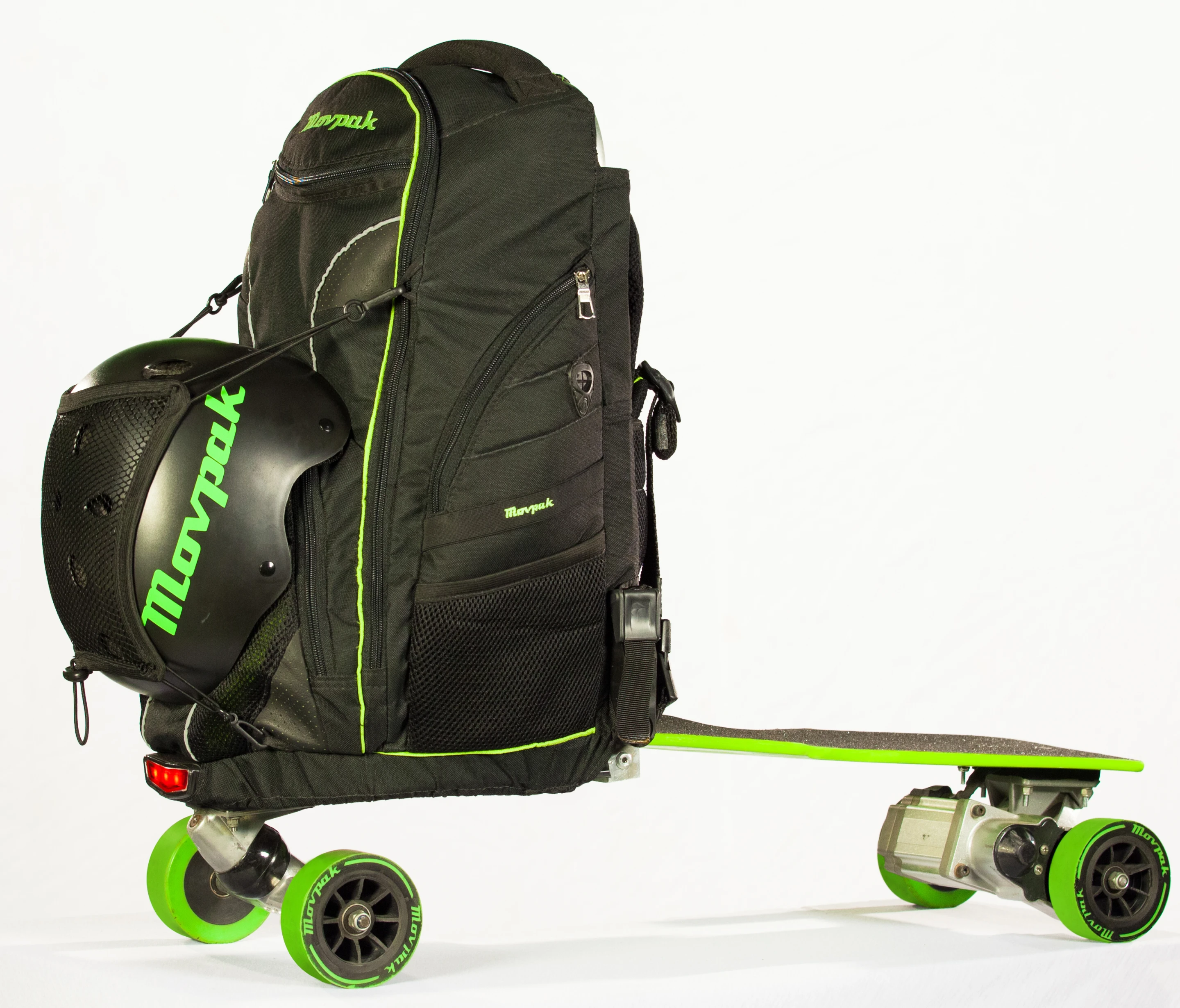 Movpak has an integrated electric drive skateboard and can speed along at up to 15 mph (24 km/h) for up to 9 miles (14 km) before needing a recharge (Photo: Movpak)