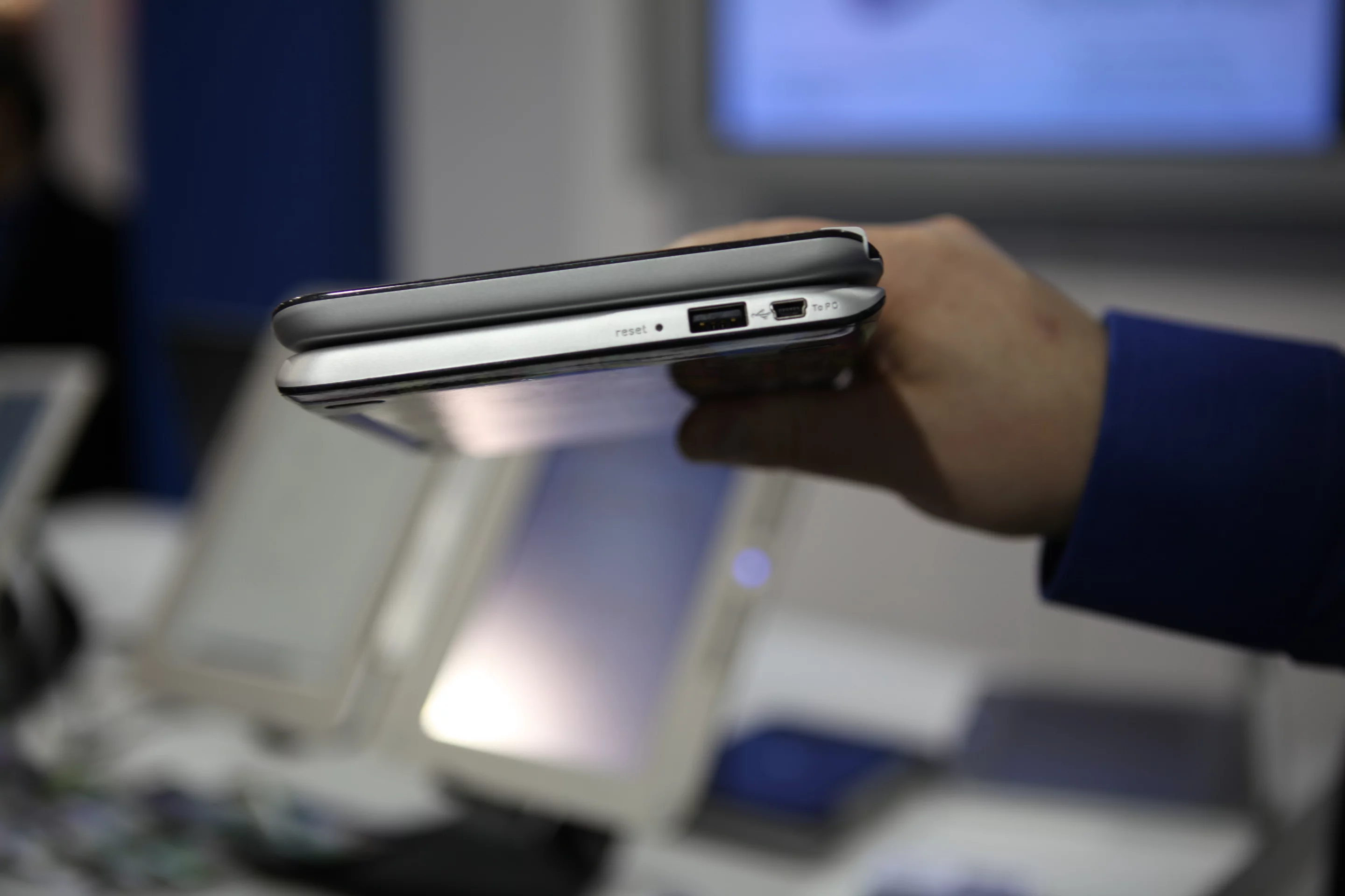 USB and mini-USB ports to the bottom of the Pocket eDGe