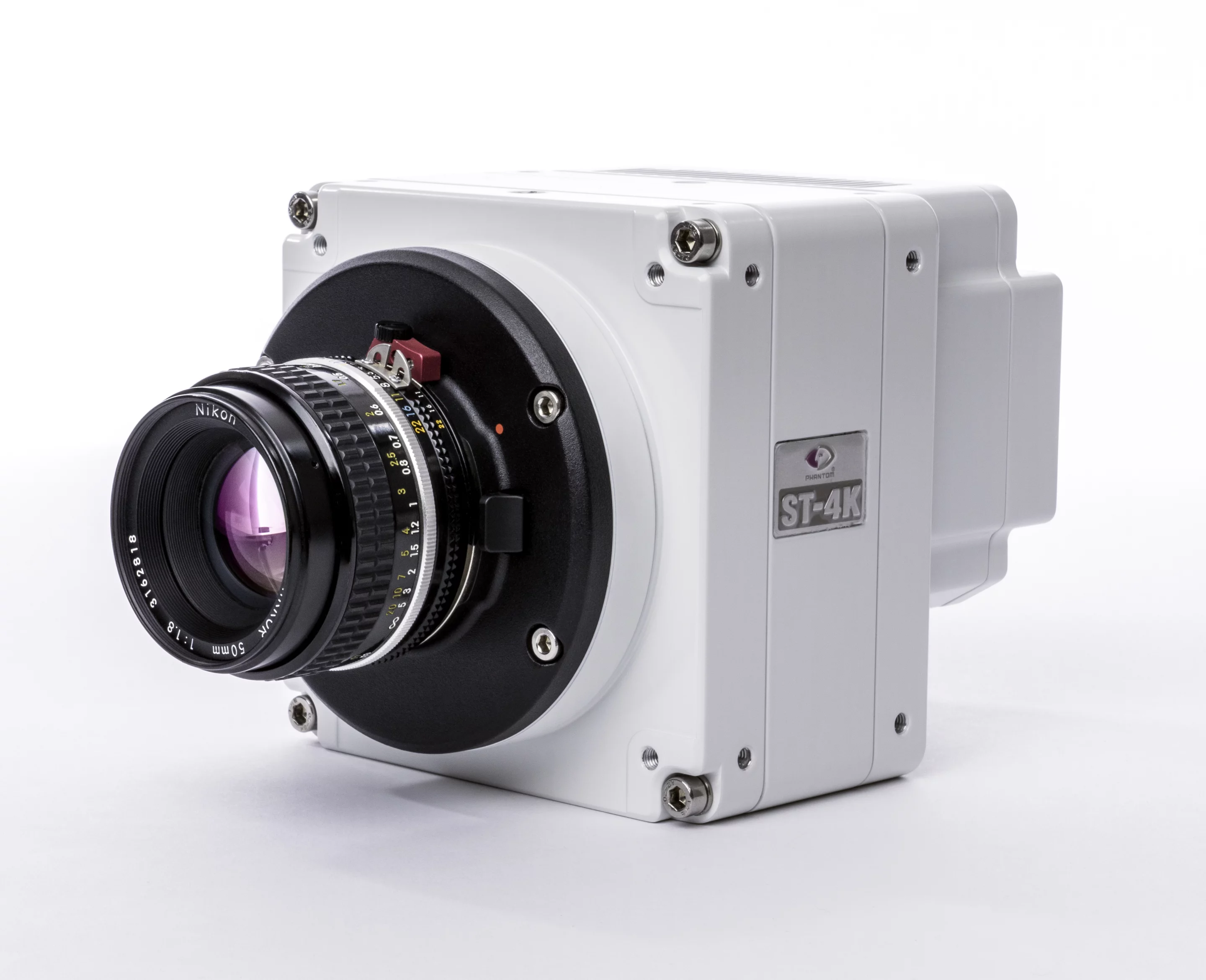 The introduction of new fiber technology allows the Phantom S991 camera to shoot 4,096 x 2,304-resolution video at up to 937 frames per second