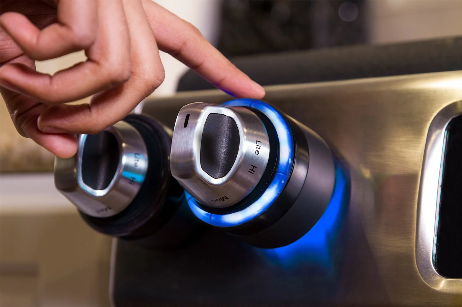Inirv React knobs can reportedly be installed on any gas or electric stove