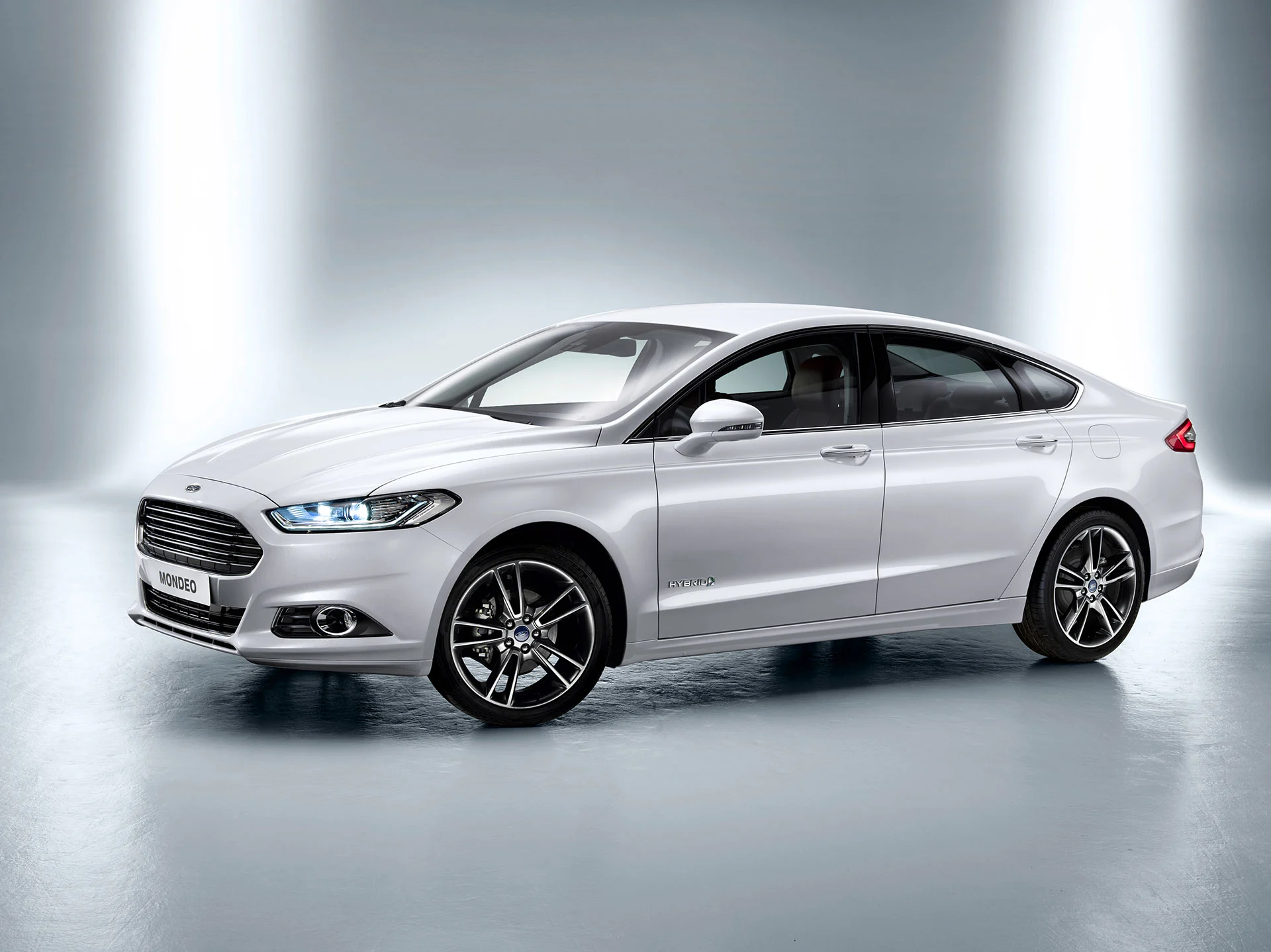 The 2013 Ford Mondeo HEV