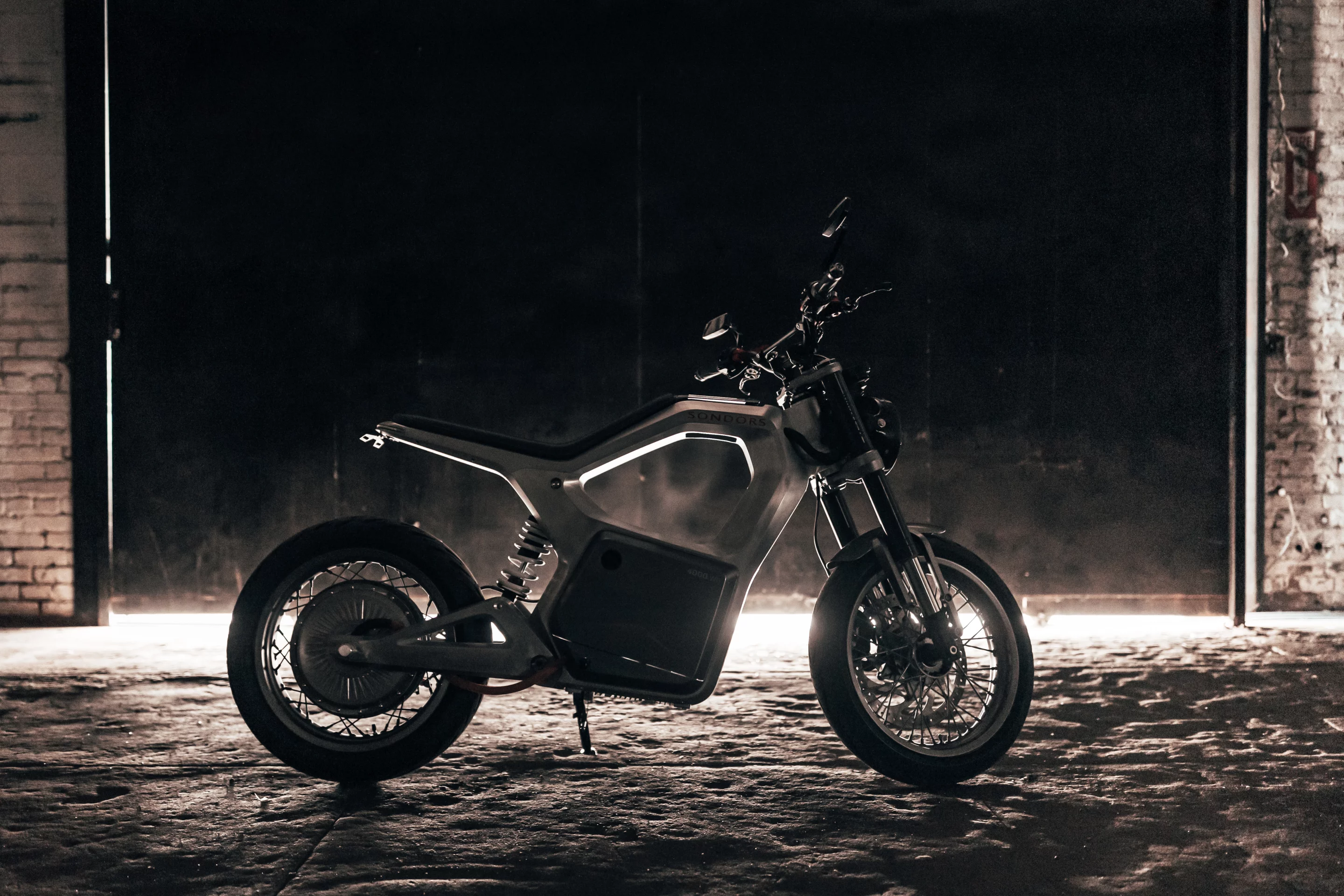 The Metacycle is home to a 4-kWh Li-ion battery pack that can be juiced up in four hours using a 110-V AC charger, or one hour via the optional Level 2 charger