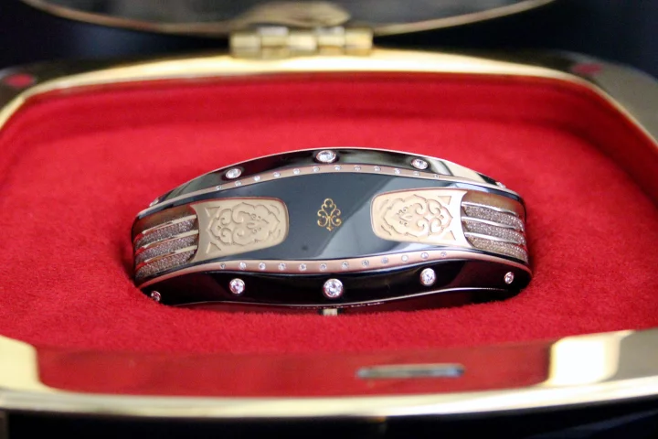 Gizmag met with the company at Baselworld to take a look at the luxury bracelet (Image: Chris Wood/Gizmag)