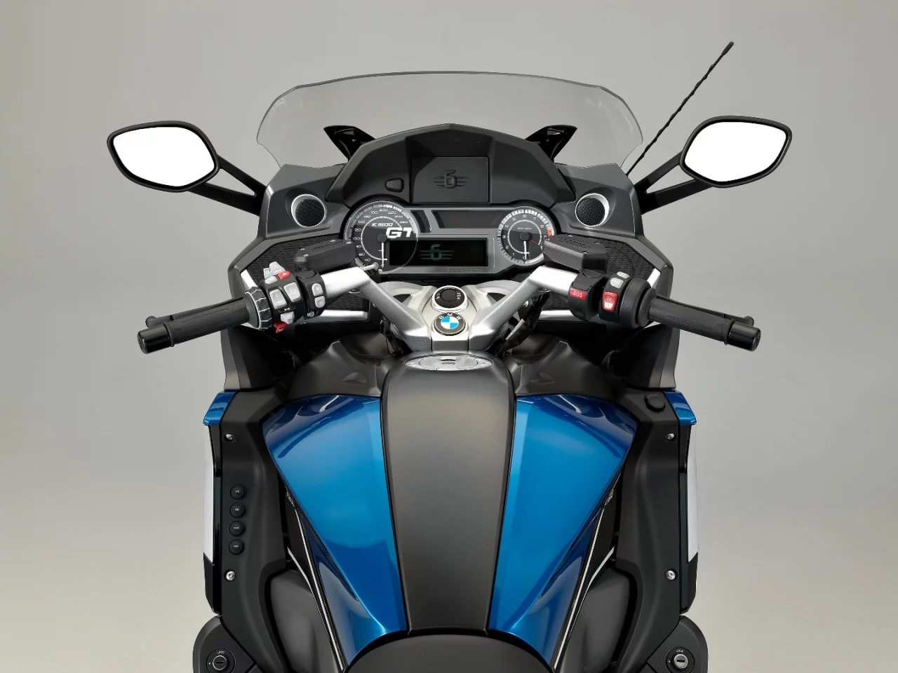 2017 BMW K1600GT: 26.5-litre tank offers long-range endurance