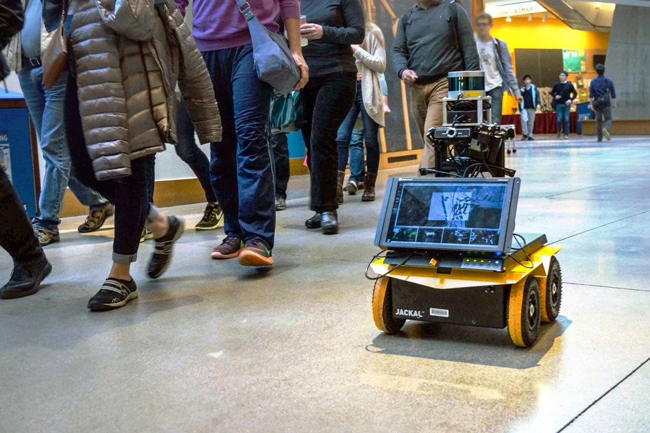 MIT's crowd navigating pedestrian robot in action