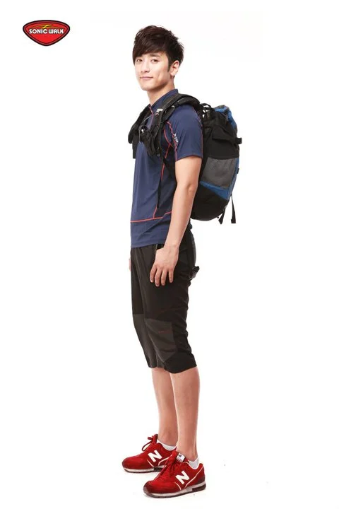 An integrated pouch stores your mobile phone or MP3 player