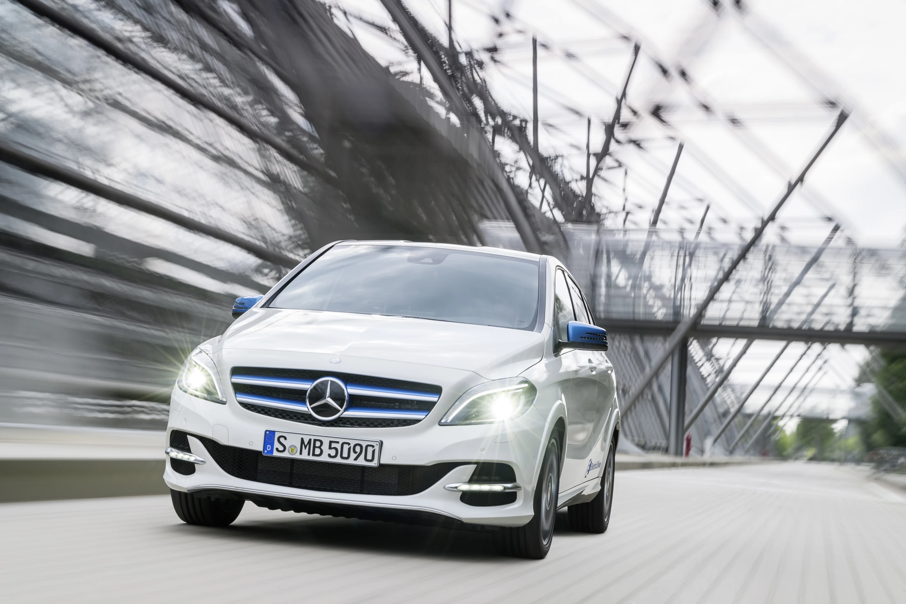 Up front, high-performance LED headlamps are optional on the B-Class