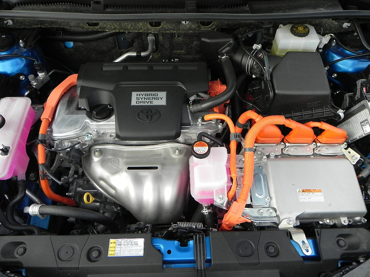 The 2.5 L four-cylinder engine under the hood powers the front wheels through the CVT