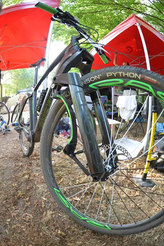 The Motion Fork's leaf springs are available in different stiffnesses, and can be swapped in and out depending on rider weight and the amount of travel desired