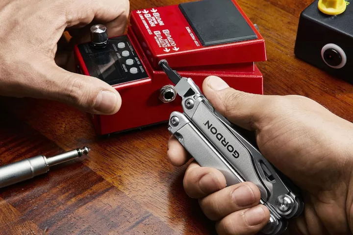 Why carry 20 tools around when you can just pocket one?