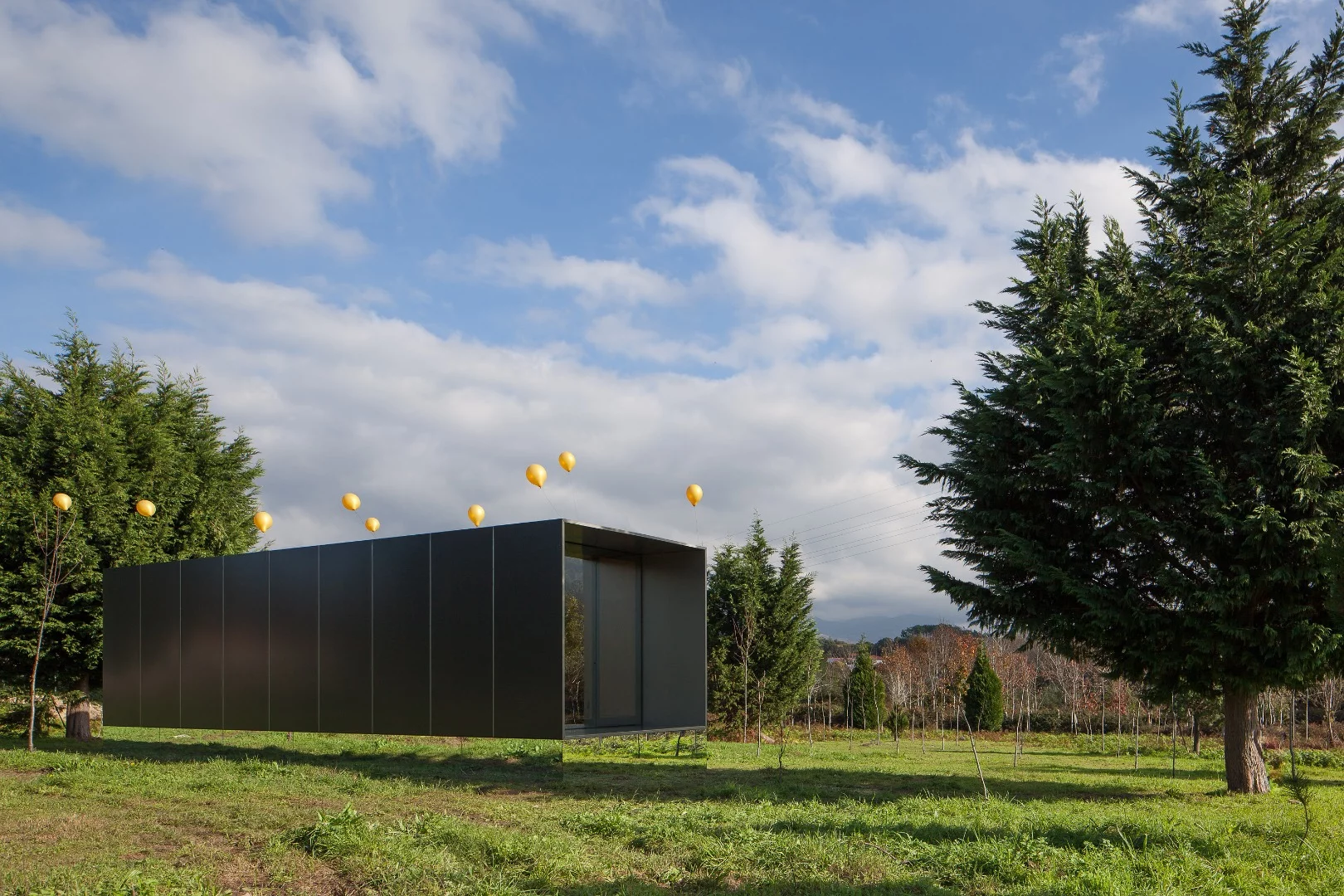 Its mirrored section really does lend the appearance of it floating – in the carefully-staged photos at least