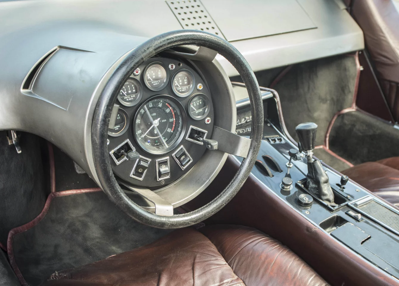 The Boomerang has a custom interior and a clever steering wheel arrangement that encompassed the gauges and switchgear in a circular dashboard straight in front of the driver