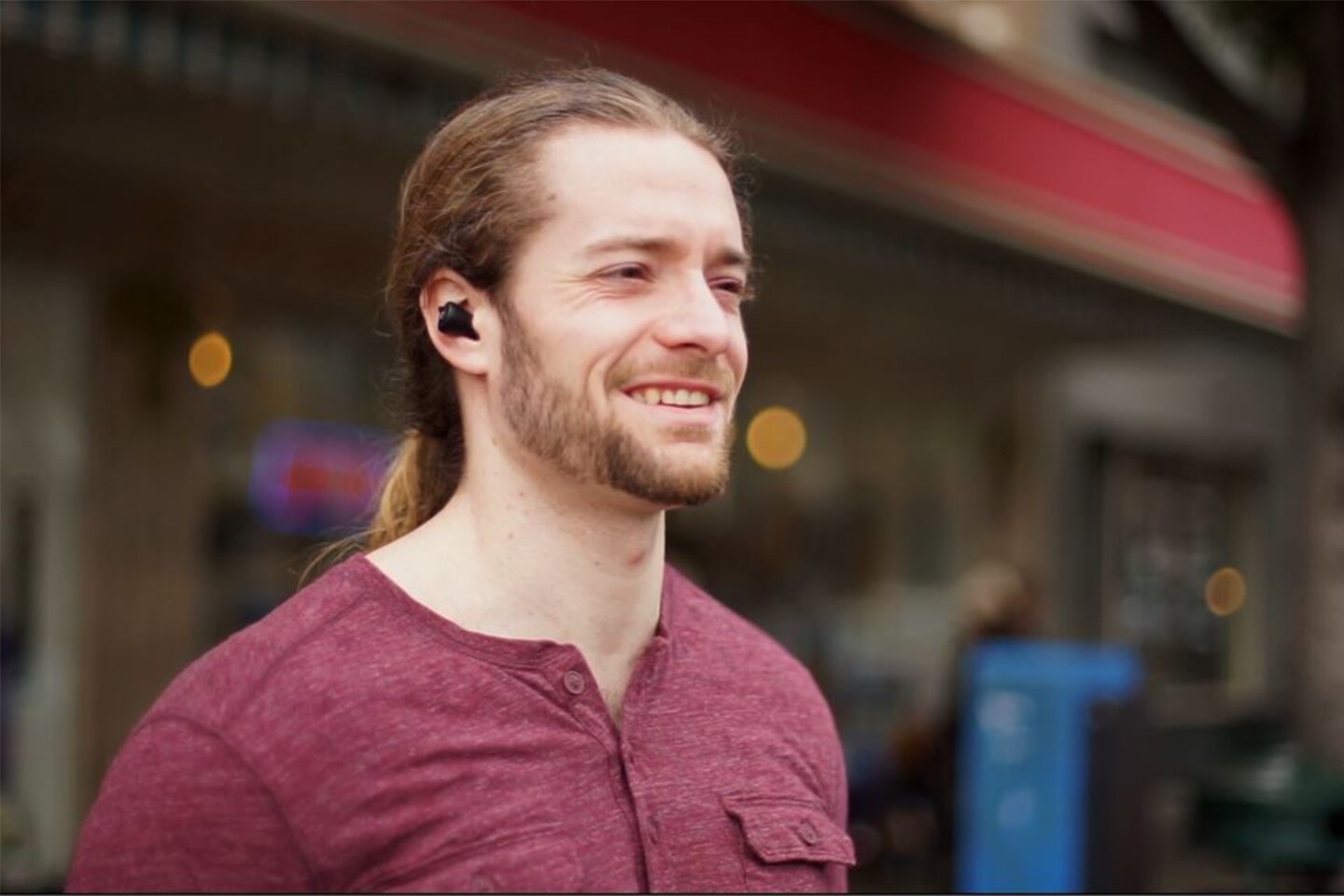 Wireless earphones put a microphone in your ear