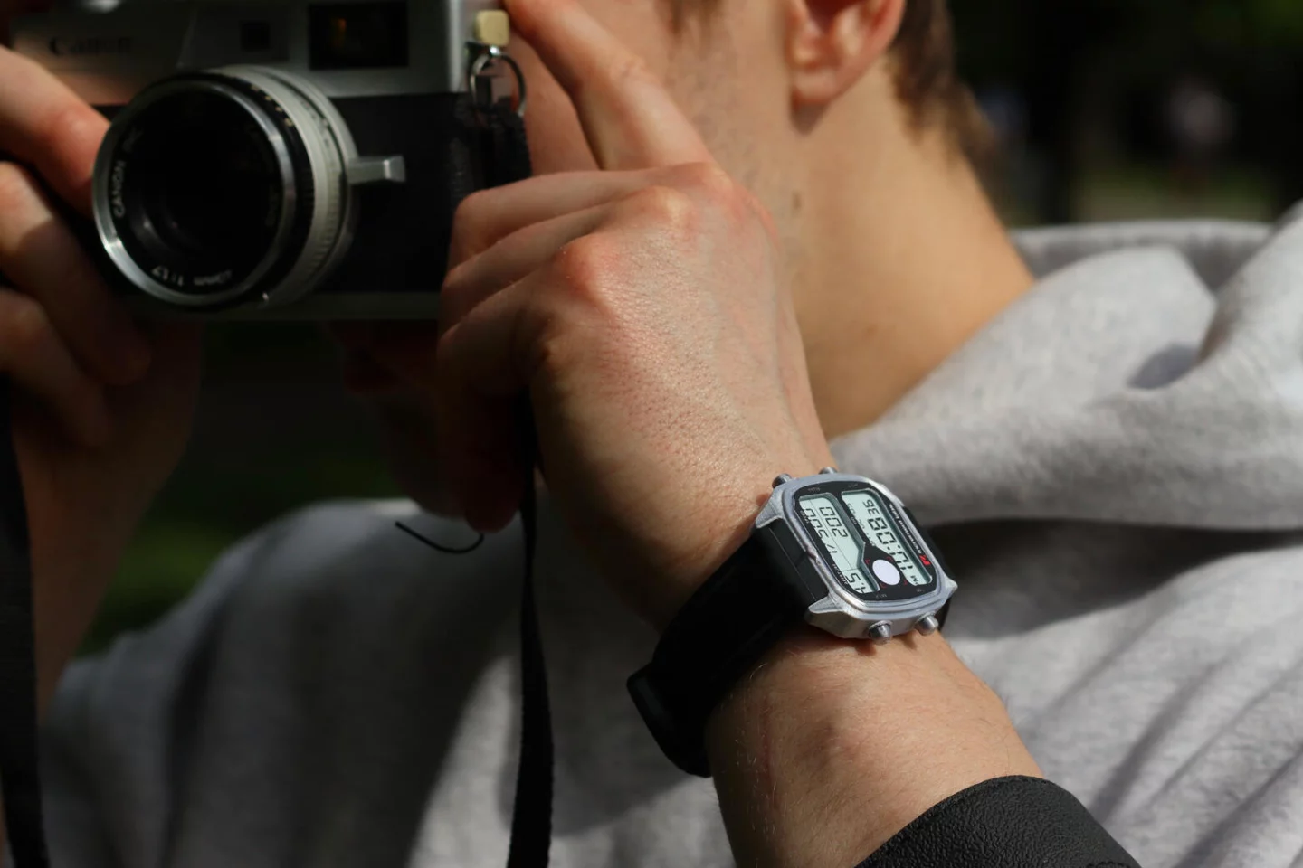 One charge of the LMW-V1's battery is claimed to be good for about one month of use